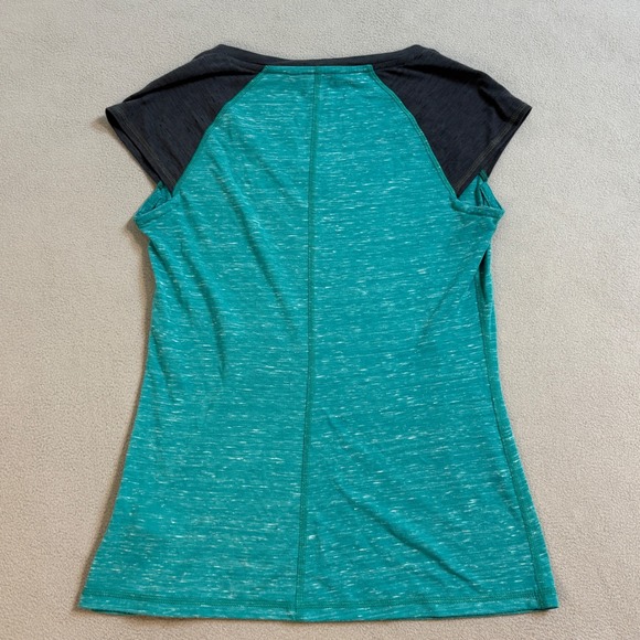 The North Face Womens small V Neck Short Sleeve Marled Teal Gray Raglan T Shirt - Picture 2 of 9